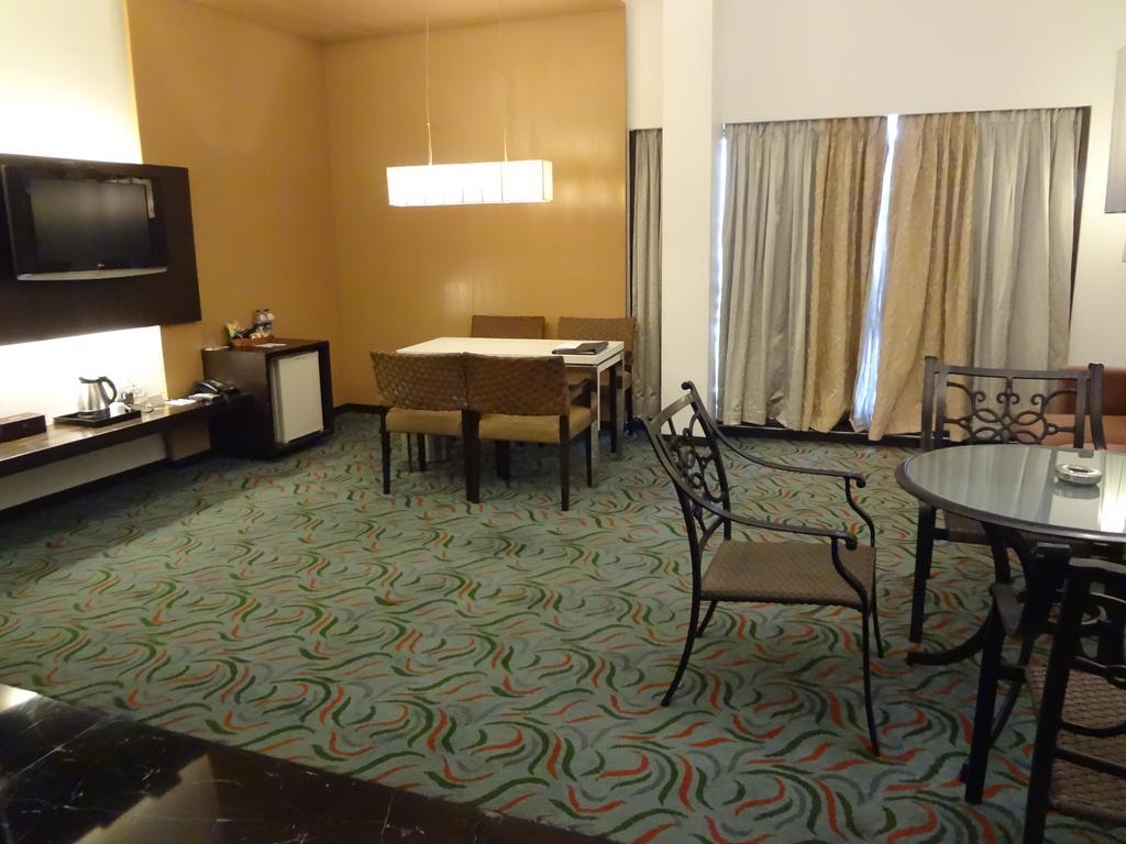 Hotel Satkar Residencia Thane Exterior foto